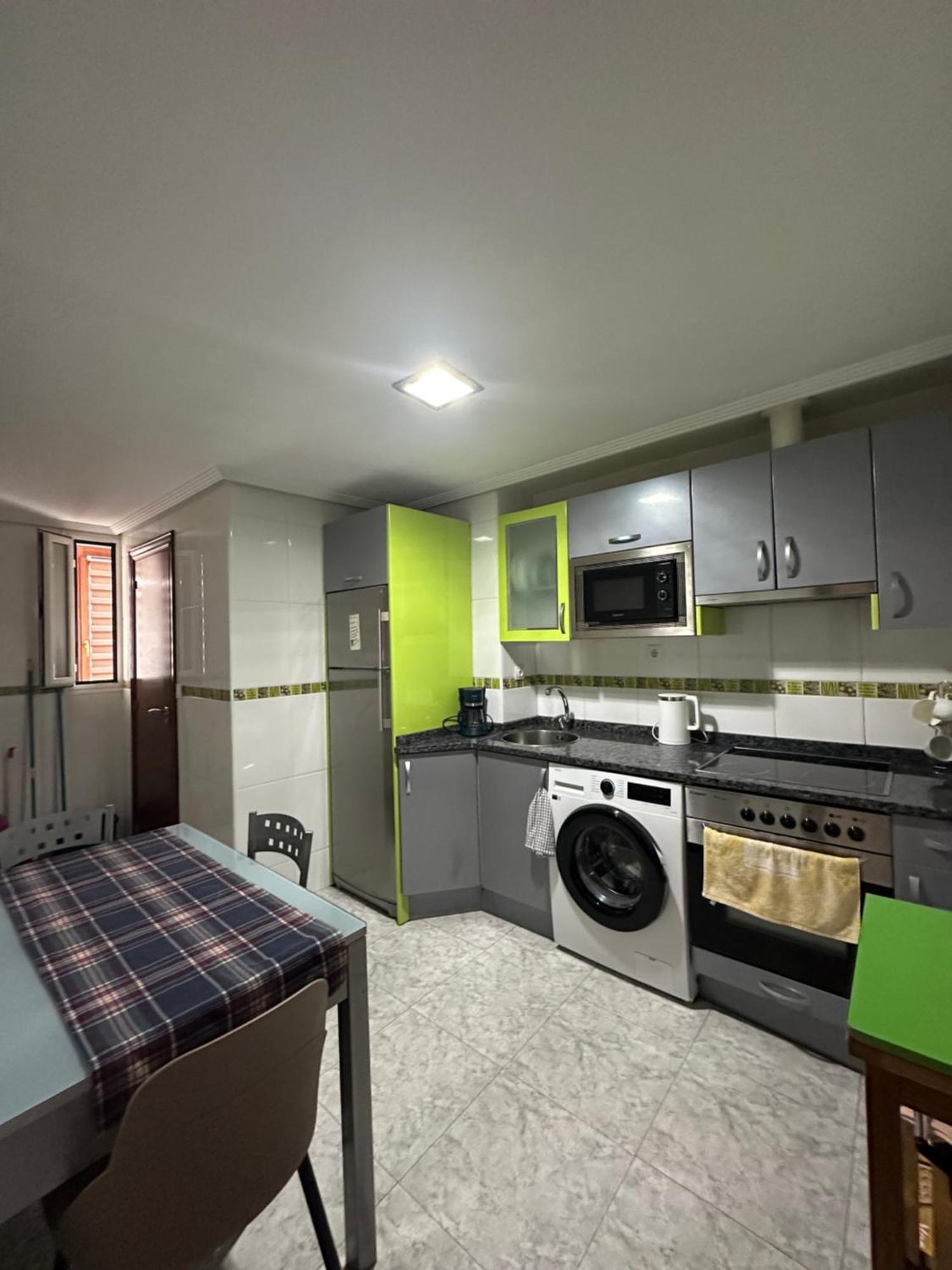 Apartamento Kalea Corazon Urbano Витория-Гастейс Екстериор снимка